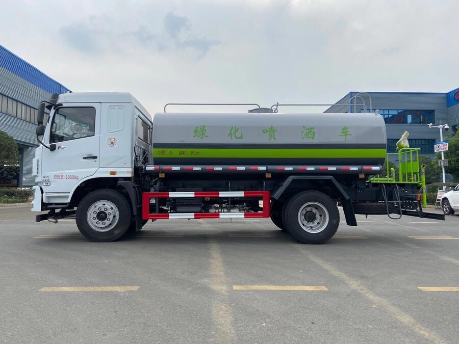 最新款水车，水畔畅享欢乐时光